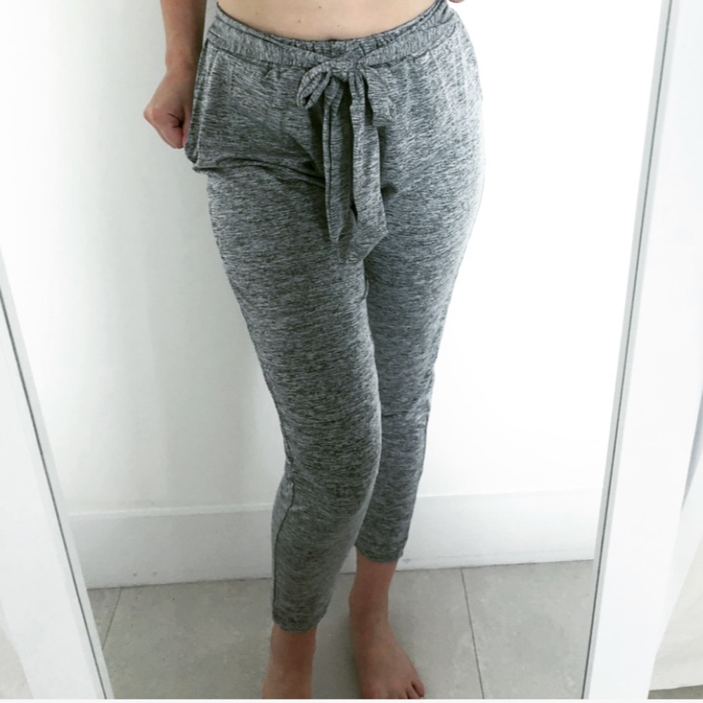 NWT light grey tie front booty enhancing joggers - Picture 2 of 8